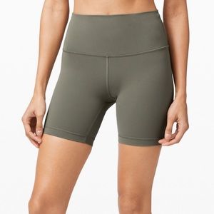 Like New Lululemon Wunder Train HR Short 6”